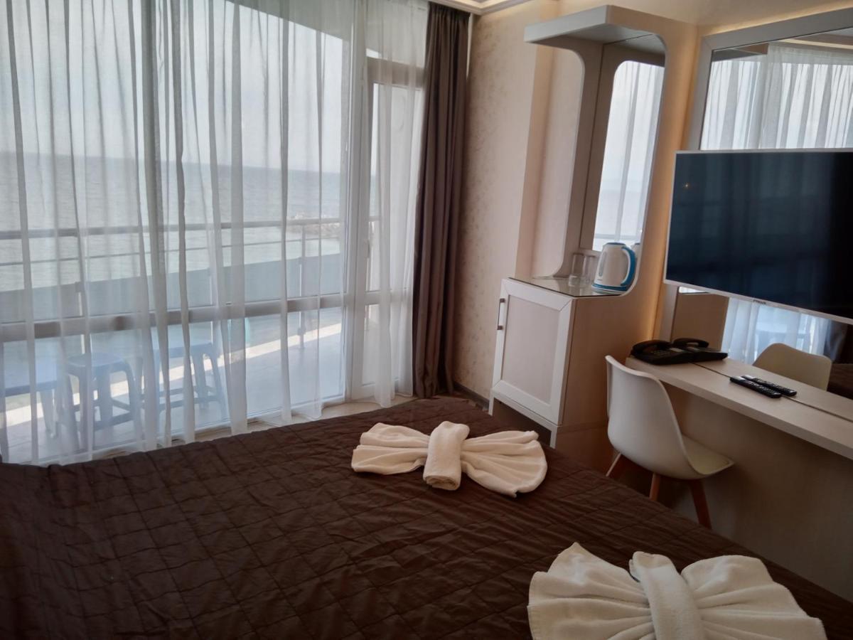 Апартаменты Sea View Triple S B Поморие Экстерьер фото